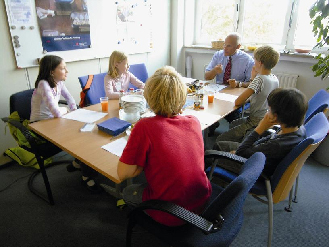 Les jeunes journalistes du Grand mchant loup pendant l'interview.