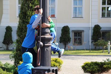 Kinder spielen in Kreisau