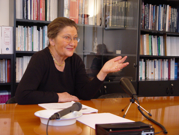 Foto der Kinderreporter im Interview mit der franzsischen Politikerin Simone Veil