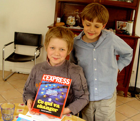 Les jeunes reporters du Grand mchant loup dcouvrent le journal L'Express